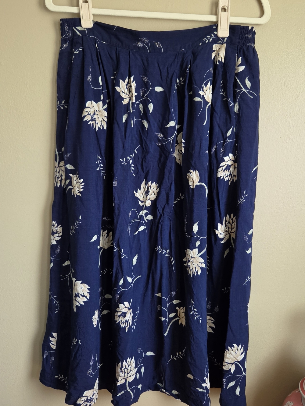 Sag Harbor Navy Blue Maxi Skirt with White Floral Print